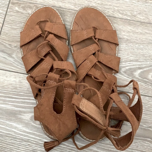 Old Navy Brown sandals - Picture 1 of 2